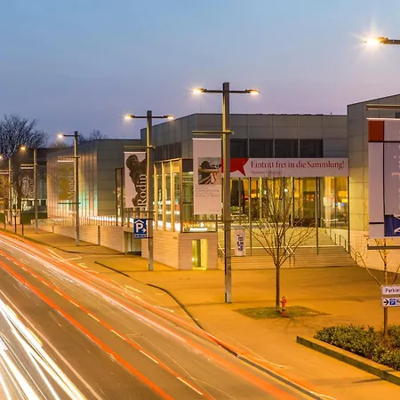 Apartmán Modern Und Ruhig, Mit Garage & Ps4, Nahe Messe, Rue Und Uniklinik, Voll Ausgestattete Kueche, Bad Mit Dusche Und Badewanne